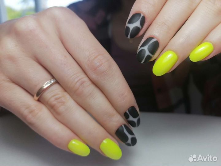 Маникюр и педикюр