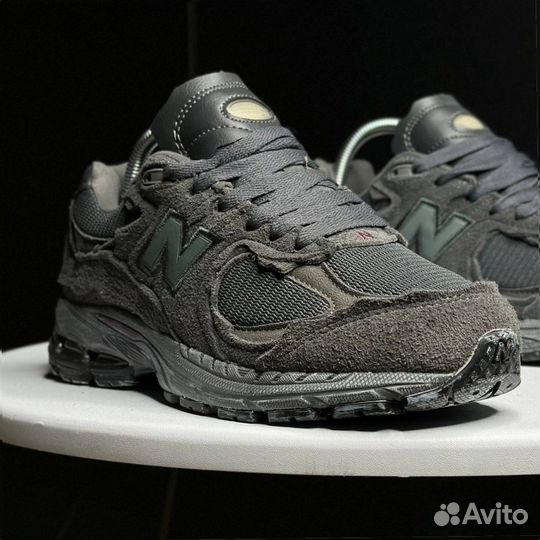 Кроссовки New Balance 2002R black