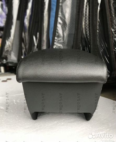 Подлокотник Volkswagen Jetta