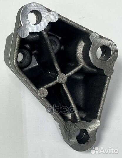 Кронштейн левой опоры подвески двигателя LADA