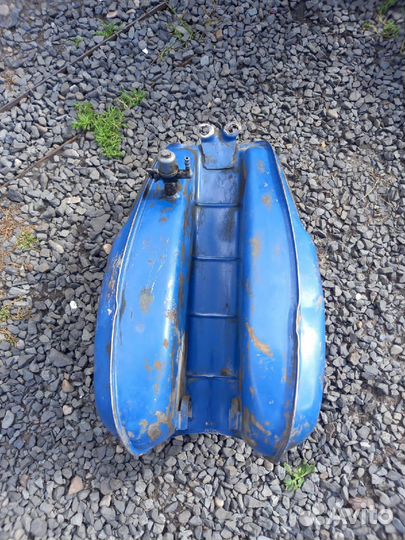 Бензобак на мотоцикл