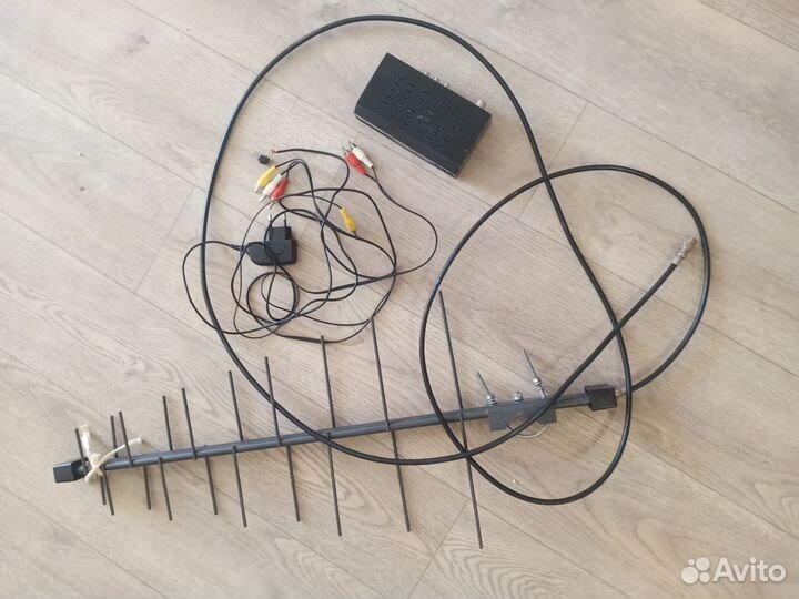 Тв-тюнер ресивер Sky Vision T2206 + антенна