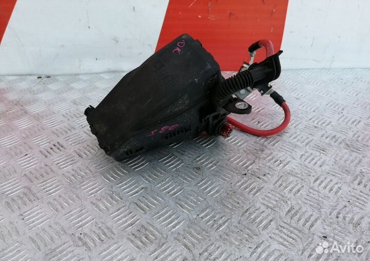 Блок предохранителей Volvo S80