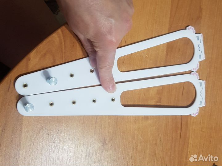 Регулируемая защелка двернго держателя для питомца