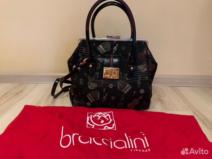 Продам очень красивую сумку Braccialini