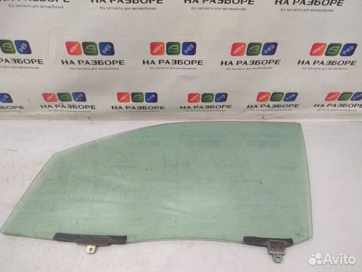 Стекло двери переднее левое Toyota Harrier XU10