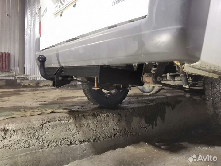 Фаркоп на Ниссан Ванетта 99-17 и Мазда Бонго 99-20