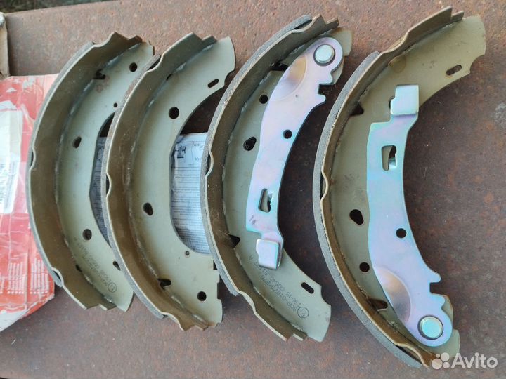 Тормозные колодки задние