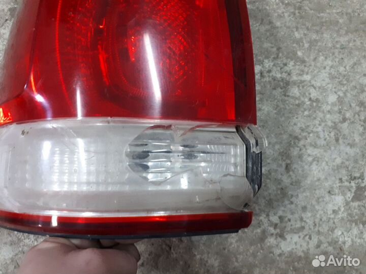 Фонарь задний L Toyota Land Cruiser 200(дефект)