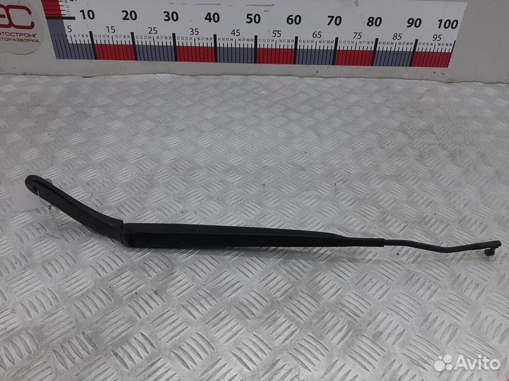 Щеткодержатель (поводок стеклоочистителя, дворник)