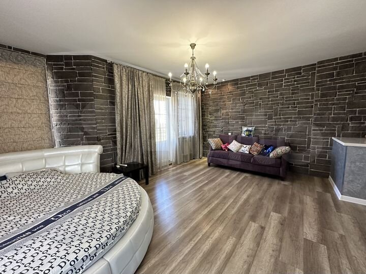 Дом 170 м² на участке 2 сот.