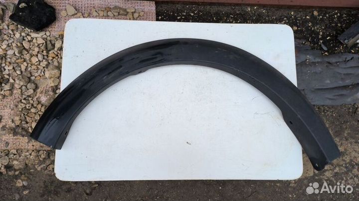 Передняя левая накладка Sandero Stepway I