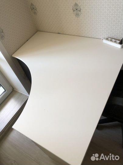 Письменный стол