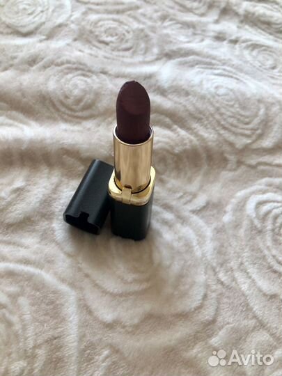 Матовая губная помада от Loreal