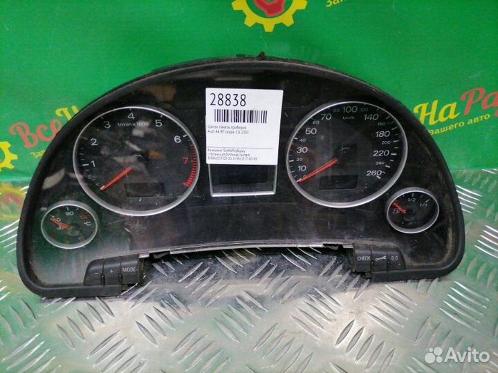 Щиток панель приборов Audi A4 B7 седан 1.8 2005
