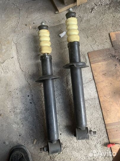 Задние стойки ваз 2110