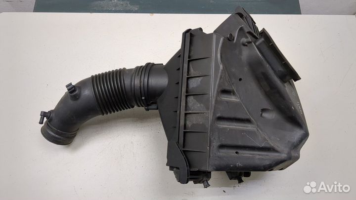 Корпус воздушного фильтра Audi A4 (B7)
