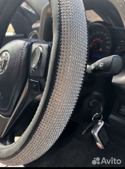 Оплетка на руль со стразами