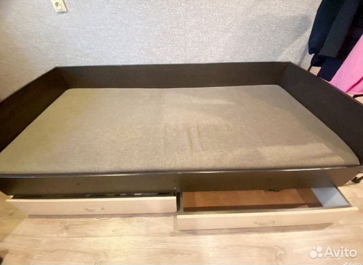 Кровать односпальная с матрасом бу
