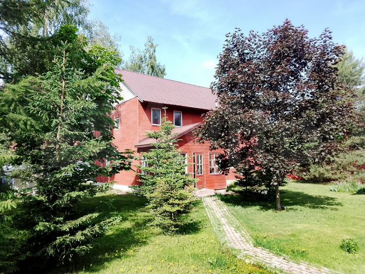 Дом 197 м² на участке 6 сот.