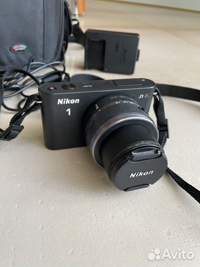 Компактный фотоаппарат nikon j1
