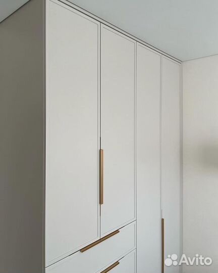 Шкаф распашной с фрезеровкой