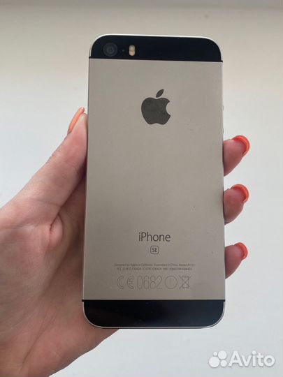 iPhone SE 128gb серый 2016
