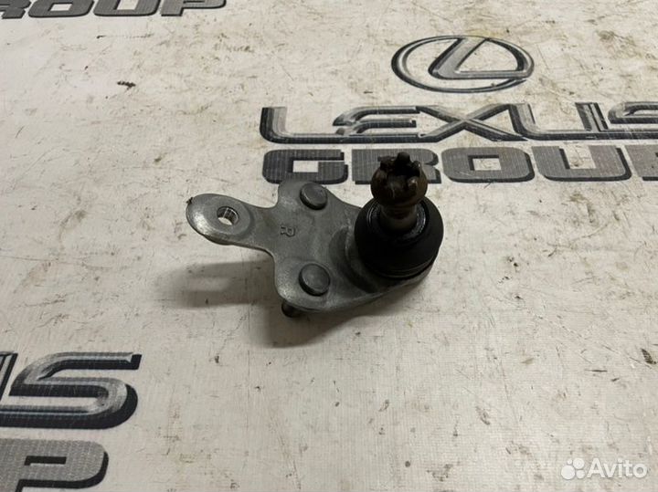Шаровая опора нижняя передняя правая Lexus Rx450H