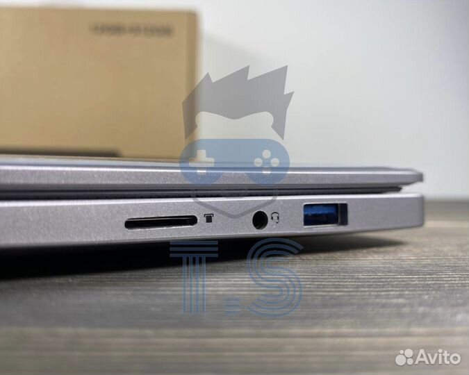 Ультрабук 14,4 /12 Гб/512 Гб/4 ядра + мышь,сумка