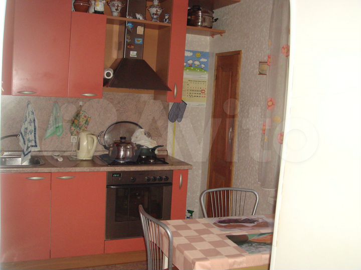 Комната 38 м² в 3-к., 4/6 эт.