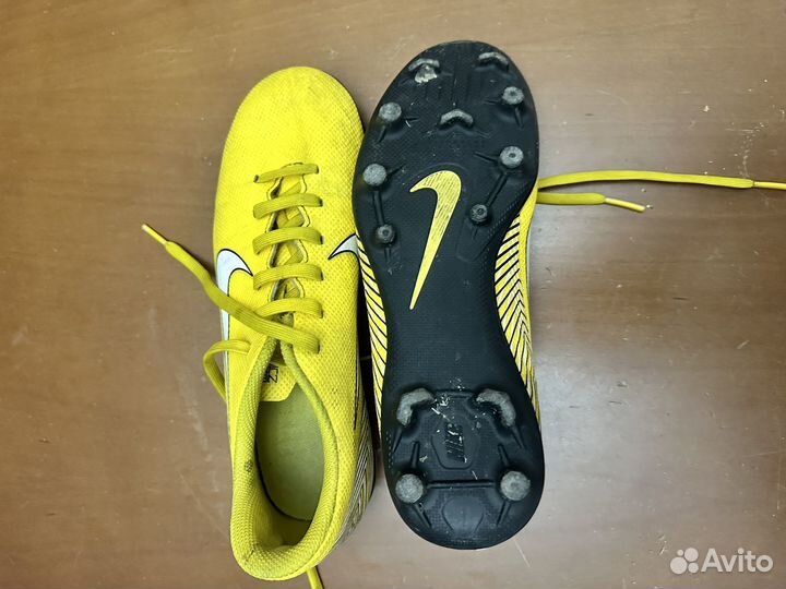 Футбольные бутсы nike 37,5
