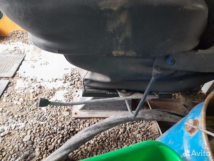 Сиденье на грузовик поворотное