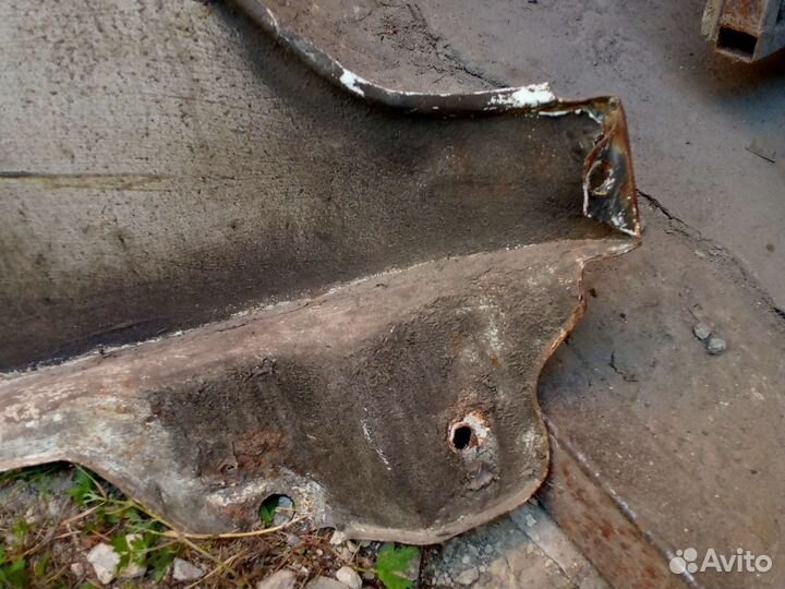 Крыло мерседес спринтер