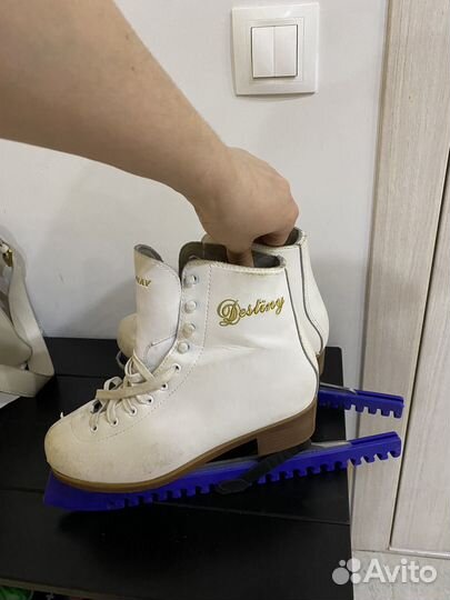 Коньки фигурные женские кожаные 39 размер