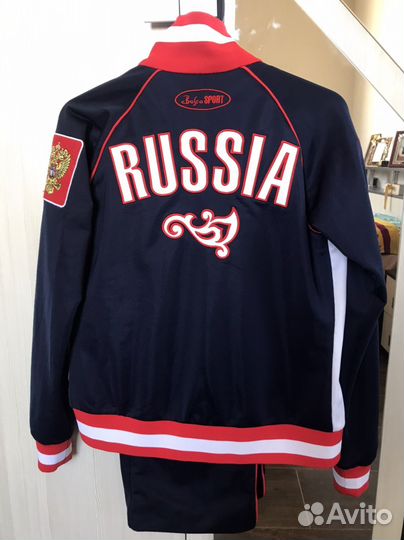 Спортивный костюм женский