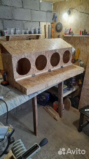 Гнездо для кур с яйцесборником