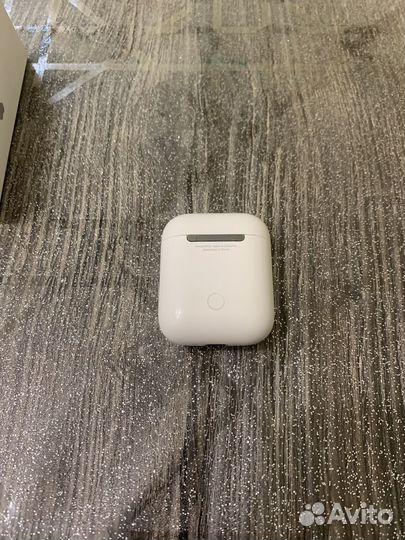 Наушники Airpods