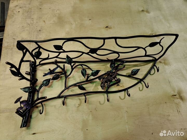 Кованые вешалка