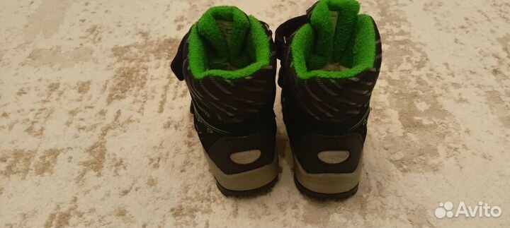 Продам зимние ботинки Капика 28 размер