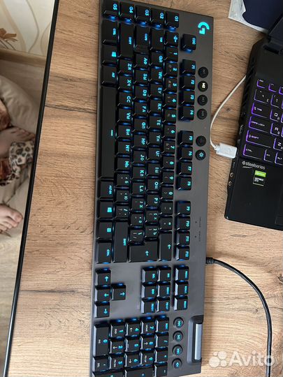 Игровая клавиатура Logitech G G815