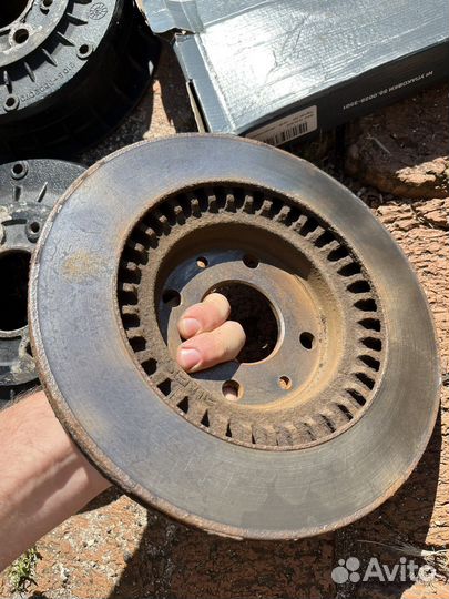 Тормозные диски LADA r14 и барабаны