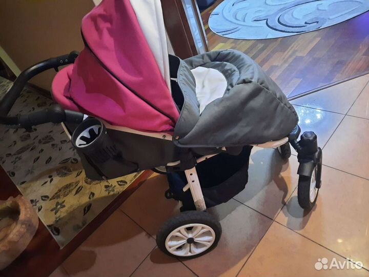 Прогулочная коляска