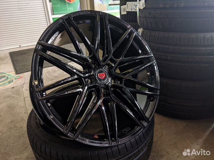 Кованые диски Vossen на Porsche Cayenne R22