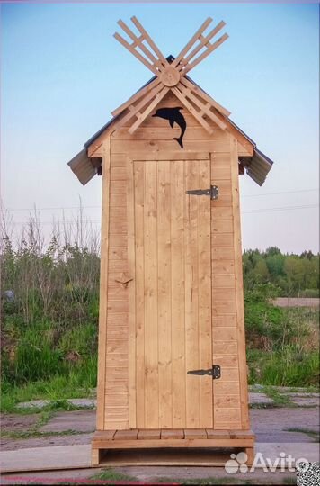 Уличный туалет деревянный