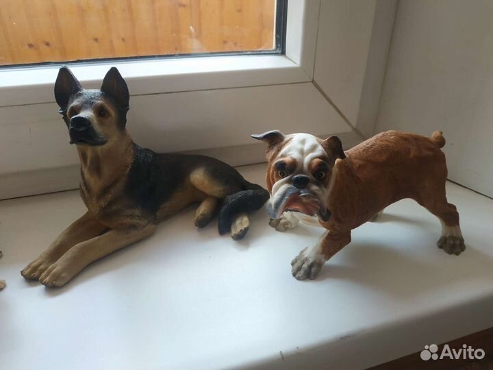 Серия статуэток собак из полистоуна