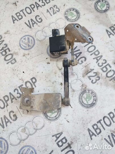 Датчик дорожного просвета задний Volvo S40