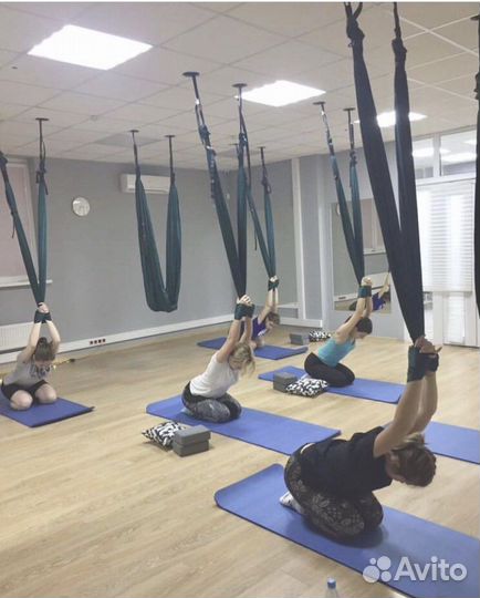 Йога/ гамаки изумрудного цвета