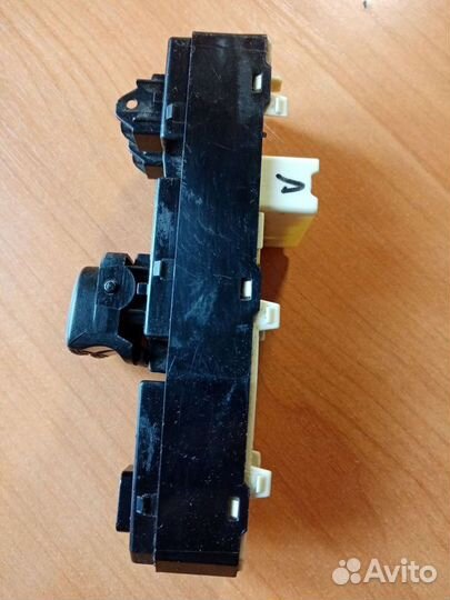 Блок управления стеклоподьемниками