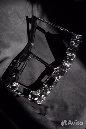 Ламинация кованым карбоном