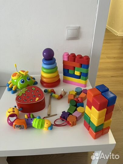 Развивающие игрушки для малышей